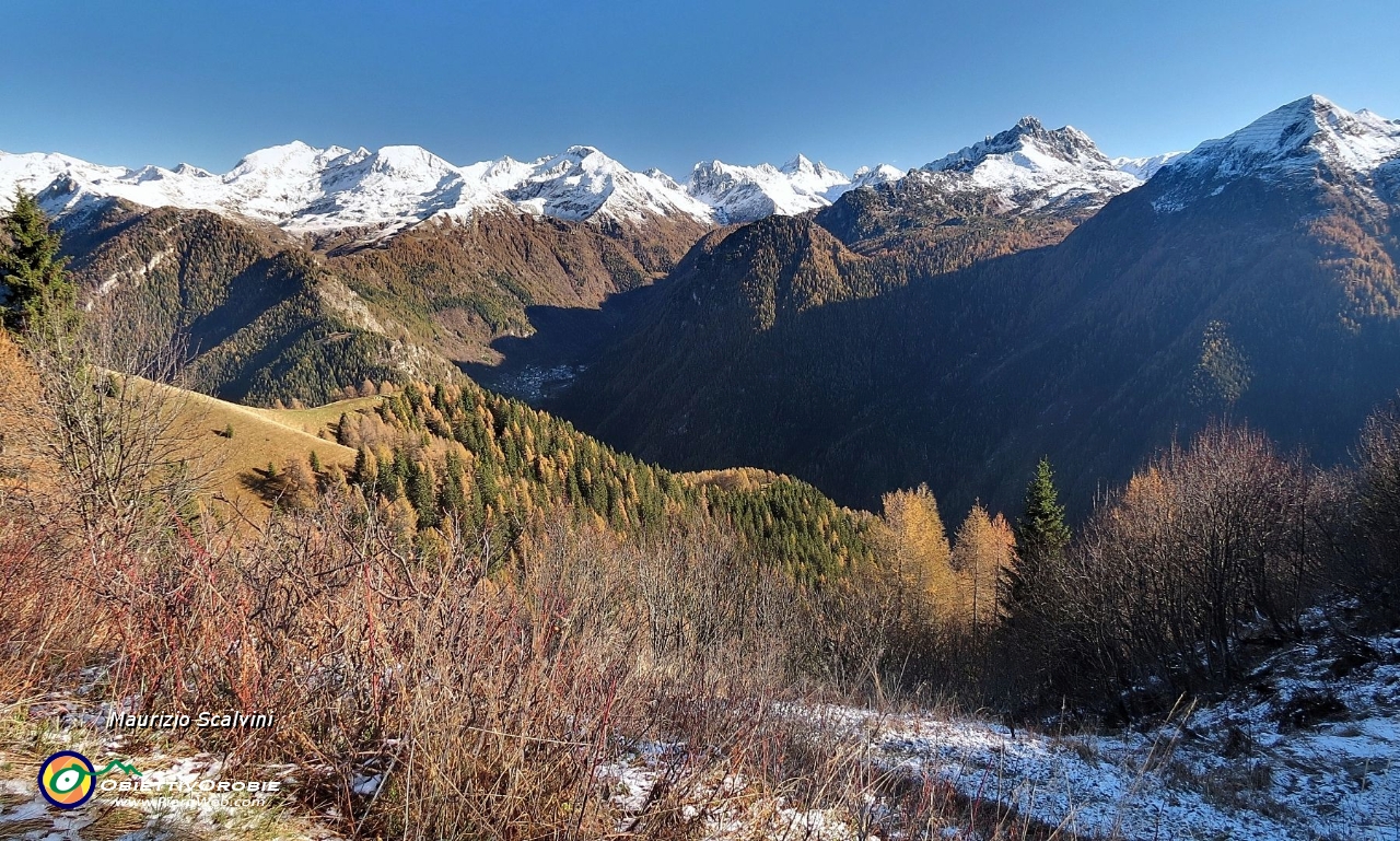 11 Forcolino di Torcola, mi affaccio sul bellissimo panorama dell'Alta Valle Brembana....JPG